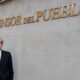 Juan José Imbroda frente al edificio del Defensor del Pueblo en Melilla