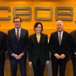 Isabel Díaz Ayuso en el foro de CEOE en Melilla con otros representantes