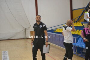 Faisal Salmi, entrenador del Club Balonmano T-Maravilla Melilla en el pabellón