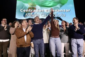Alberto Núñez Feijóo y María Guardiola en un evento político
