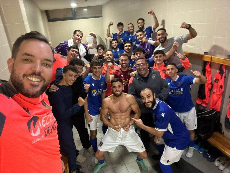 Jugadores del Nueva Era Melilla F.S. celebrando en el vestuario