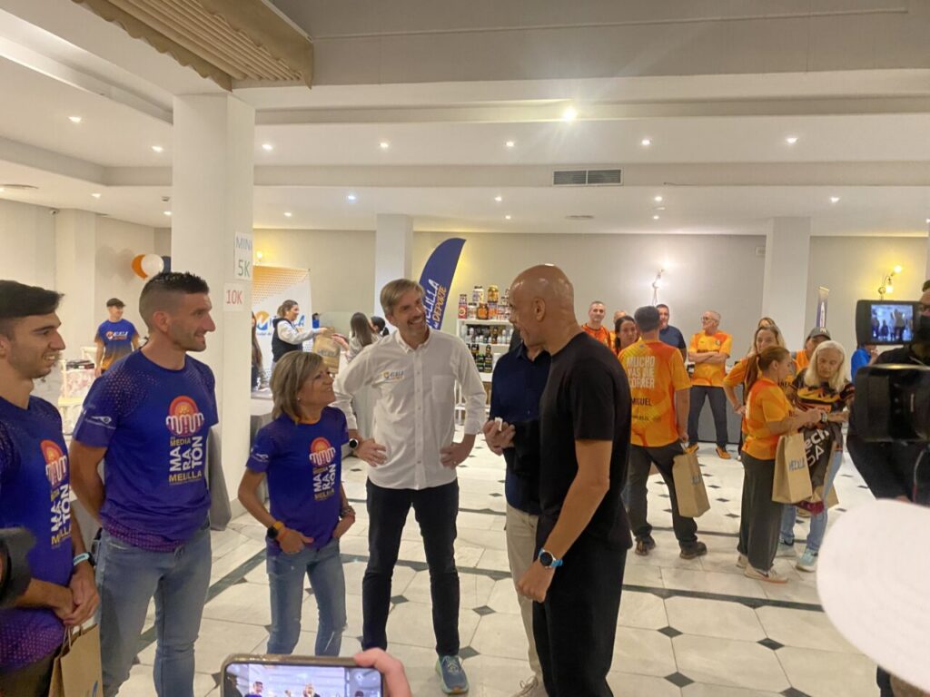 Atletas en la presentación de la Media Maratón Ciudad de Melilla