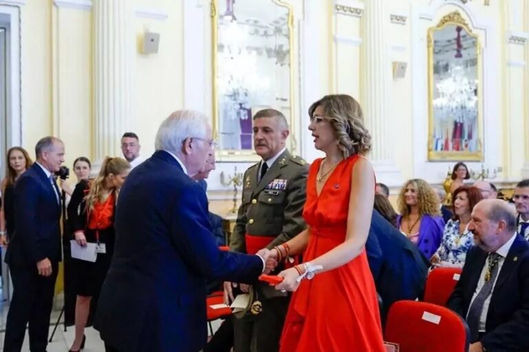 Juan José Imbroda y Sabrina Moh en un evento oficial