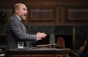 Diputado de Junts hablando en el Congreso de los Diputados sobre la ruptura con el Gobierno.