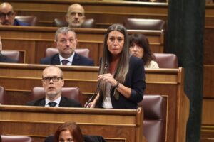 Míriam Nogueras durante su discurso en el Congreso sobre la ruptura con el Gobierno.