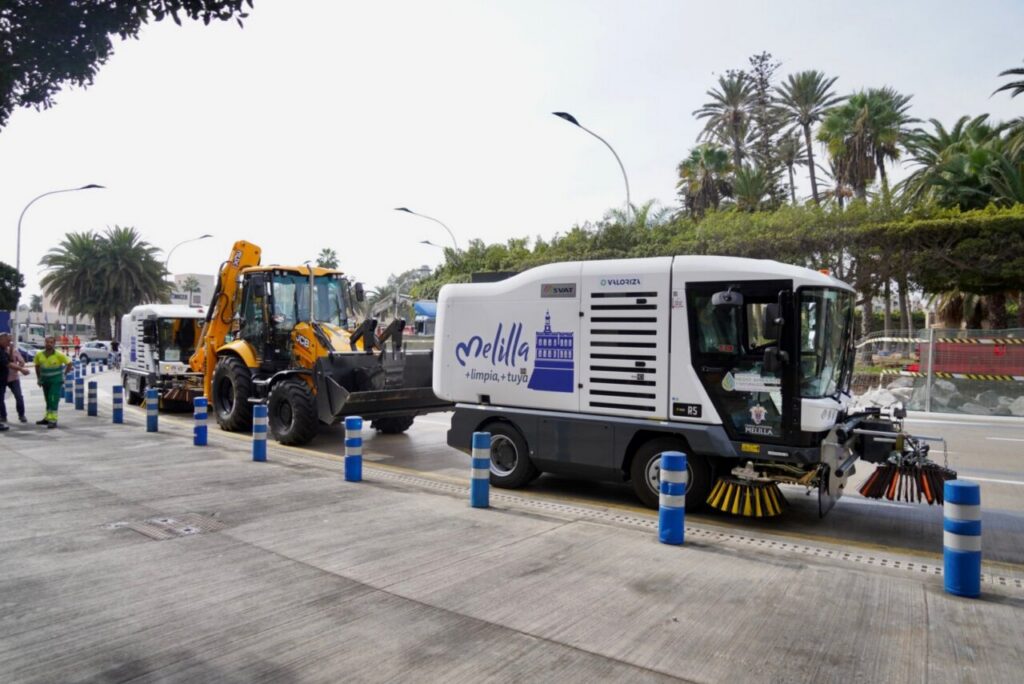 Nuevos vehículos de limpieza en Melilla en acción