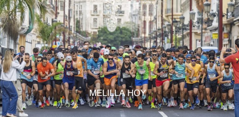 Corredores listos para iniciar la XIII Media Maratón en Melilla
