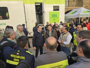 Reunión de autoridades en el simulacro de tsunami en Melilla