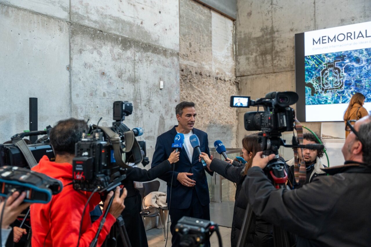 Presentación del proyecto 'La base y la cruz' en el Valle de Cuelgamuros.