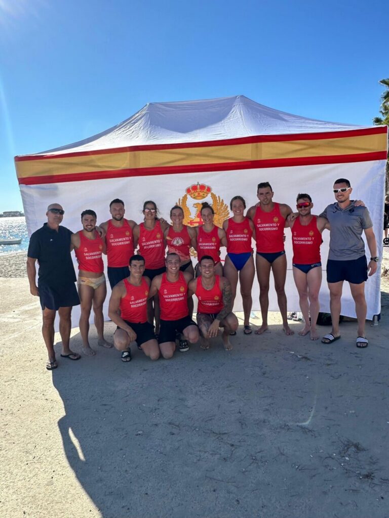 Miguel Ángel Rozas y equipo en el Campeonato de España Militar de Salvamento y Socorrismo