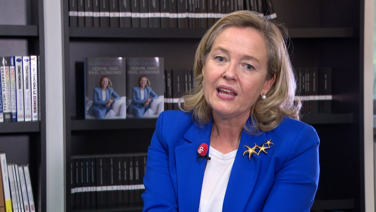 Nadia Calviño hablando sobre su libro Dos mil días en el Gobierno