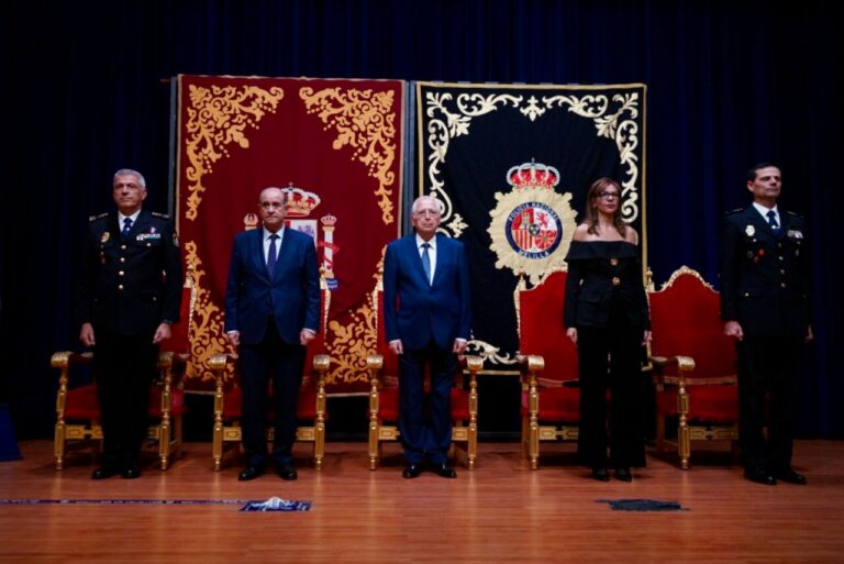 Acto de toma de posesión del nuevo jefe de Policía Nacional en Melilla.