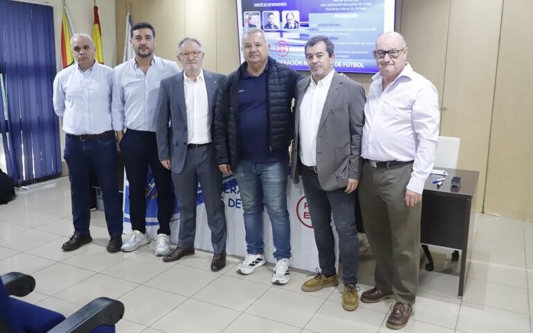 Ponentes en la jornada de actualización para entrenadores en Melilla