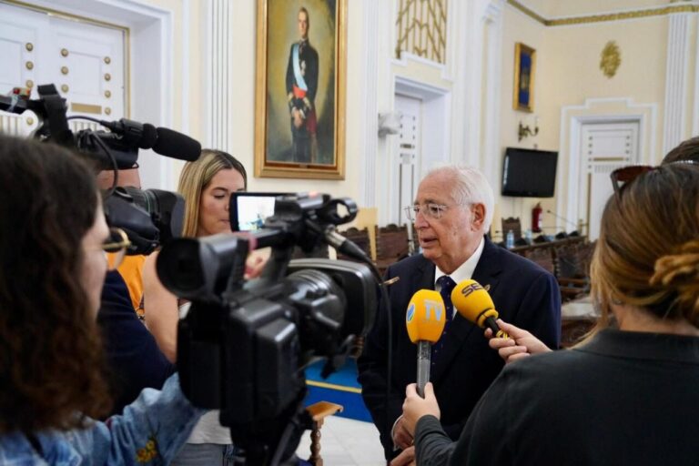 El presidente de Melilla hablando sobre afiliación a la Seguridad Social
