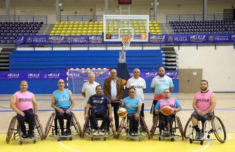 Jugadores del Melilla Baloncesto en Silla de Ruedas durante el entrenamiento