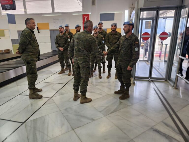 Militares del Regimiento Alcántara regresan a Melilla tras misión en Líbano.