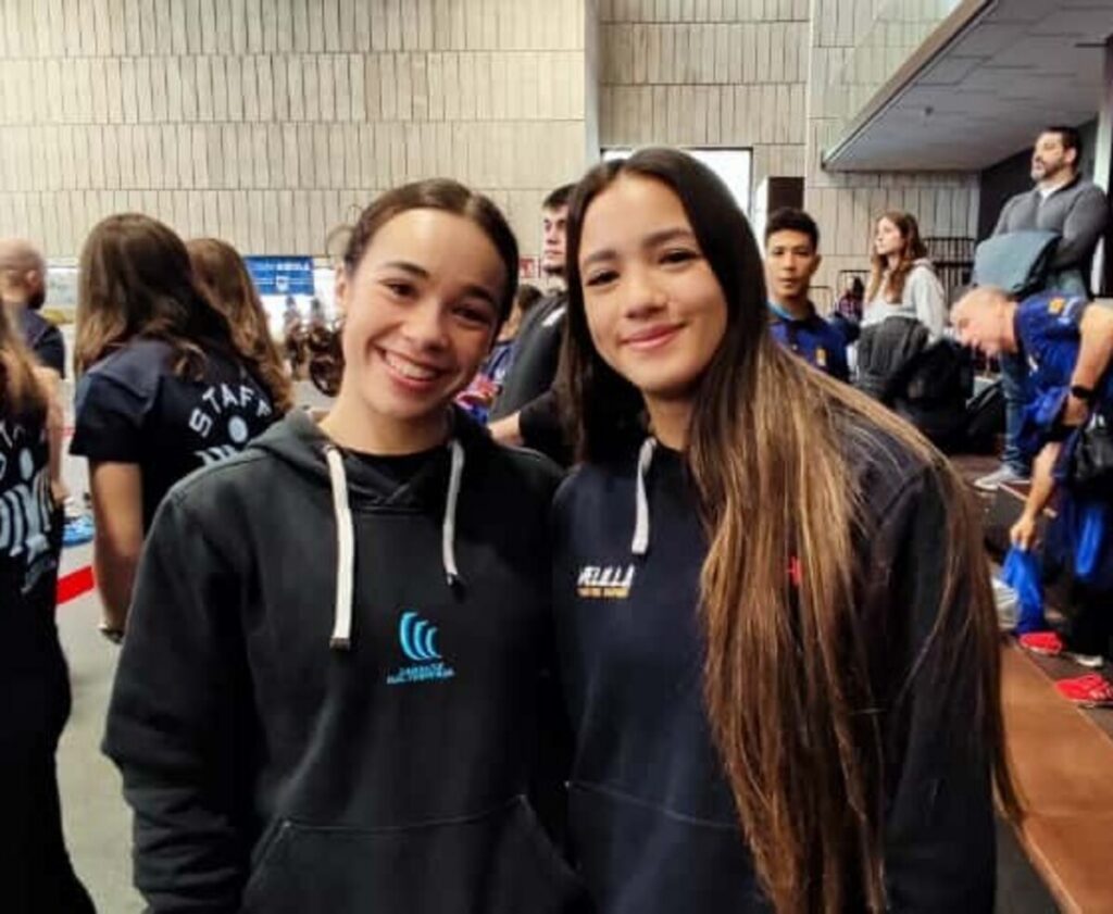 Salma y Malen posando en un evento de halterofilia