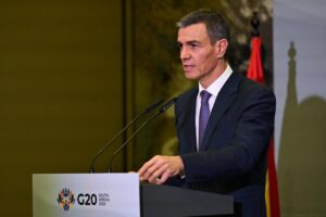 Pedro Sánchez hablando en una conferencia de prensa