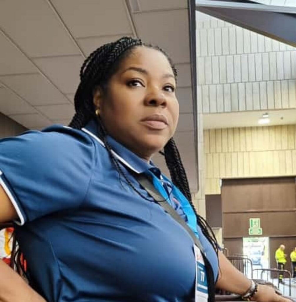 Carmenza Delgado, seleccionadora de halterofilia en Melilla, en evento deportivo.