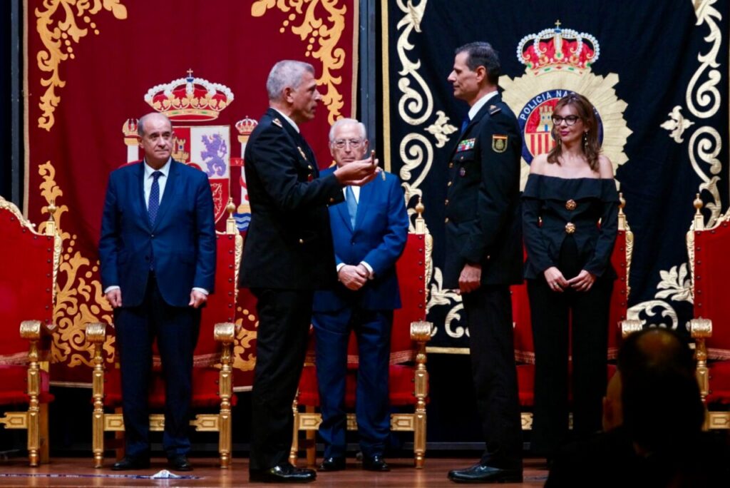Ceremonia de toma de posesión del nuevo jefe de Policía Nacional en Melilla.