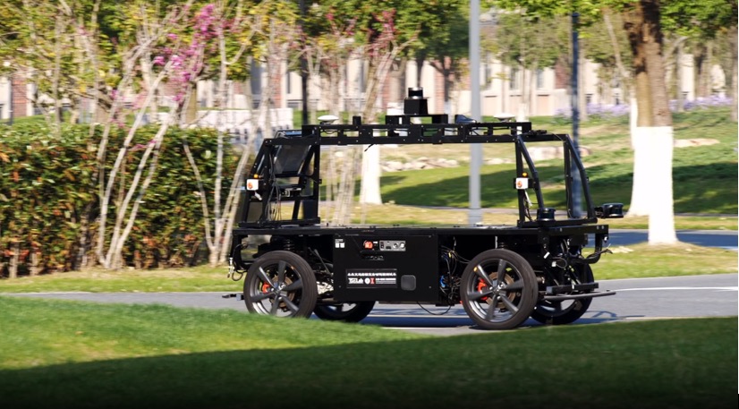 Vehículo de conducción autónoma en el campus de la Universidad de Zhejiang
