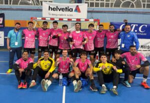 Equipo de balonmano del Melilla tras una victoria en Montequinto