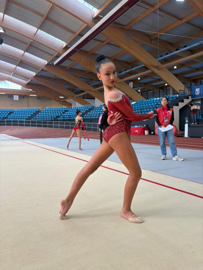 Gimnasta del Club Ágora en la Copa Base de Madrid