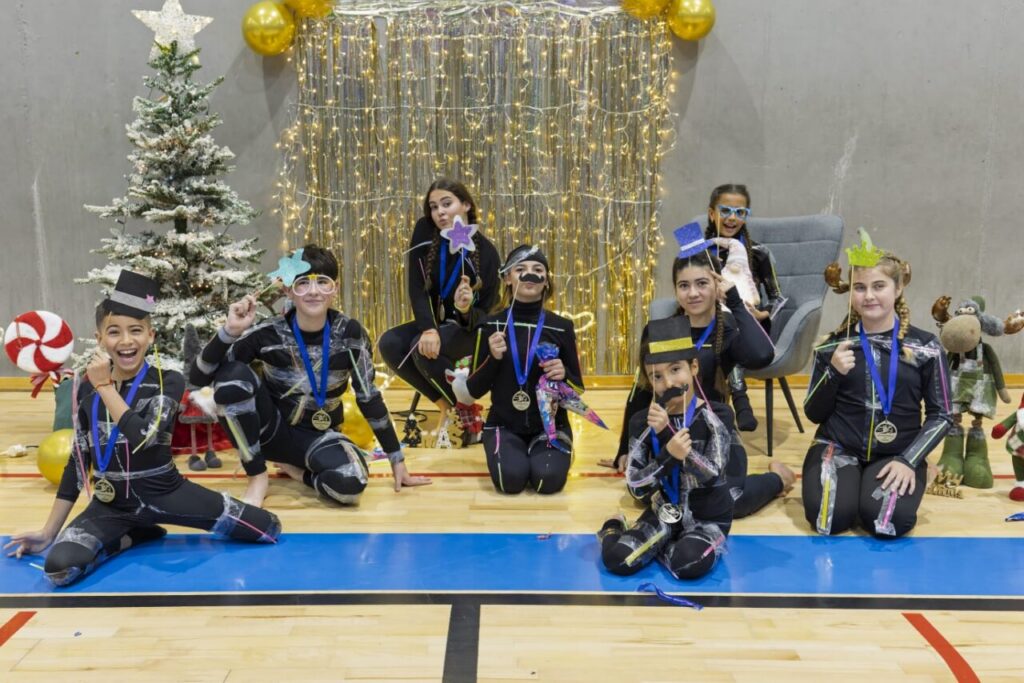 Niños en el festival de Navidad del Club Ágora de Gimnasia Rítmica en Melilla