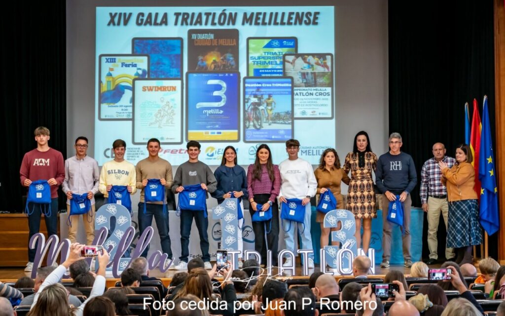 Entrega de premios en la XIV Gala de Triatlón Melillense 2025 en la Universidad de Granada