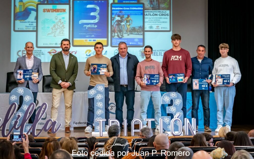 Entrega de premios en la XIV Gala de Triatlón en Melilla