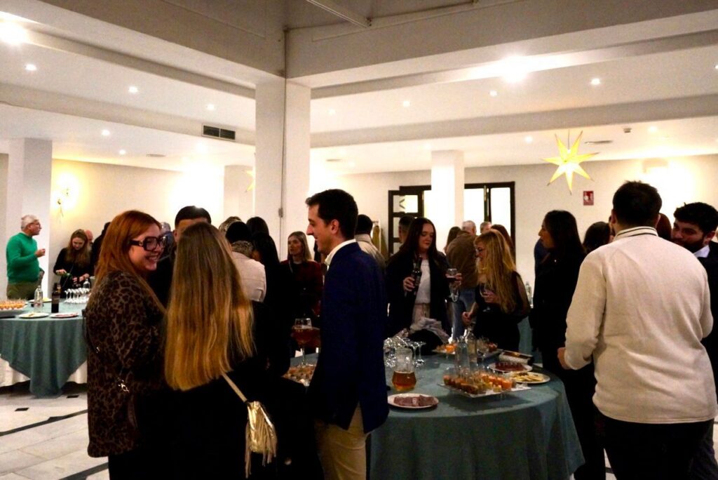 Miembros del PP celebrando la copa de Navidad en Melilla