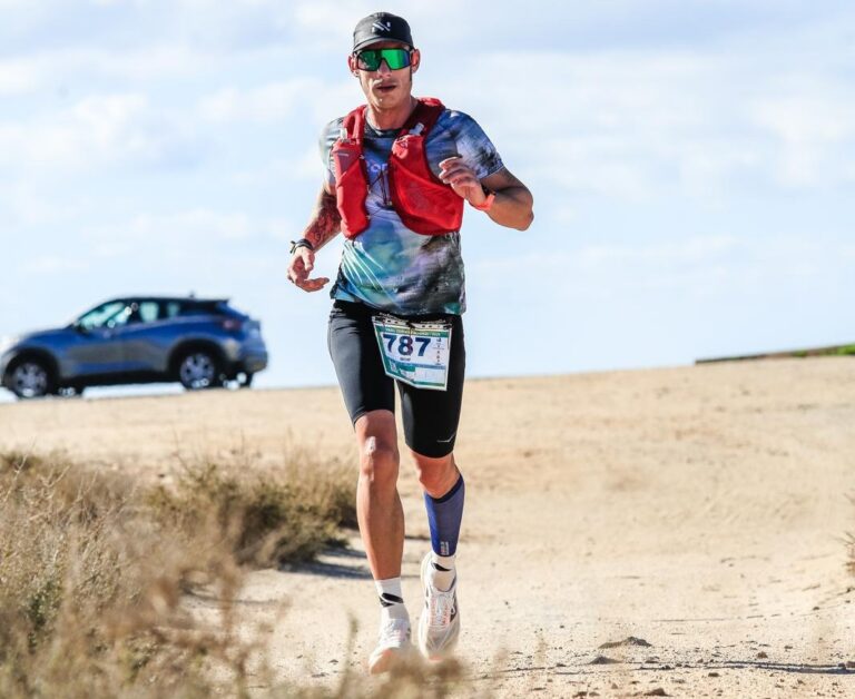 Corredor Ricardo López en la XI Ultra Maratón Costa de Almería