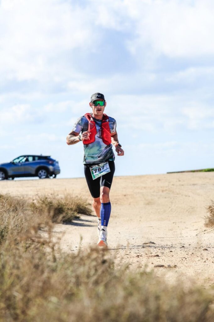 Corredor Ricardo López en la XI Ultra Maratón Costa de Almería