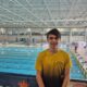 Rubén Román Muñoz posando en la piscina del campeonato de Andalucía
