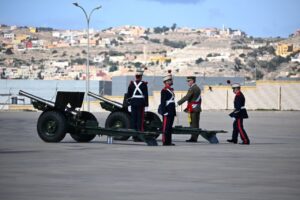 Parada militar en la Base Alfonso XIII de Melilla durante la festividad de Santa Bárbara.
