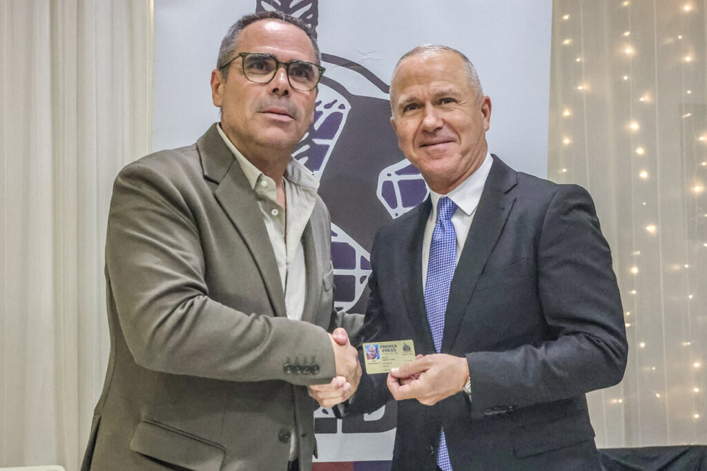 Entrega del Premio Pedro de Estopiñán en un evento deportivo