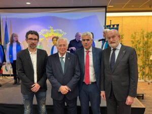 Juan José Imbroda y otros asistentes en evento sobre edificio en Melilla