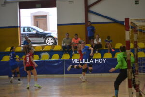 Jugadoras del Club Balonmano T-Maravilla en un partido en casa