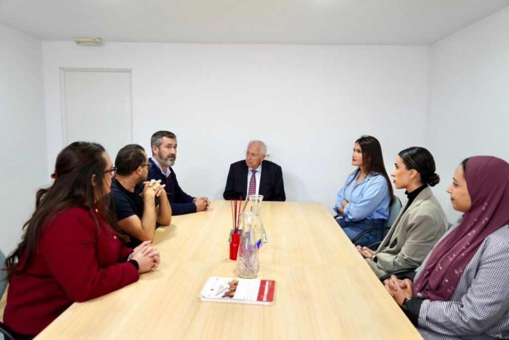 Reunión en la nueva sede del Banco de Alimentos con el presidente de la Ciudad.