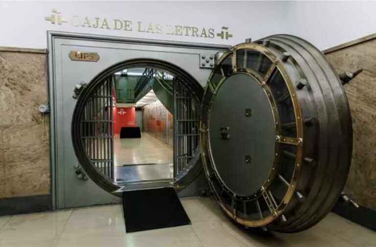 Entrada de la Caja de las Letras del Instituto Cervantes