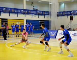 Jugadores del Club Voleibol Melilla durante un partido contra Soria