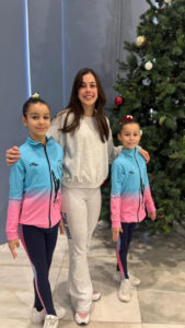 Aitana Imbroda y Valentina Bejerano en concentración de gimnasia
