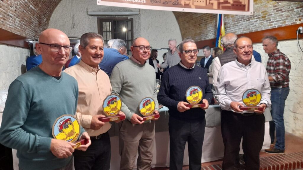 Miembros del Club Scorpio Aventuras en la copa de Navidad 2023