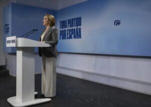 Cuca Gamarra durante un mitin del Partido Popular en Moncloa