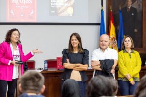Inauguración del Festival de Literatura Juvenil en Melilla con autores y alumnos