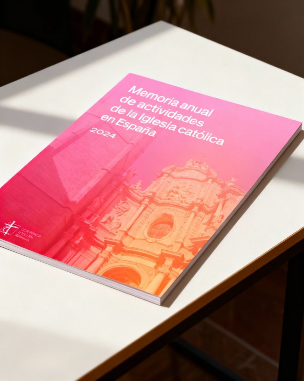 Portada de la memoria anual de actividades de la Iglesia católica en España