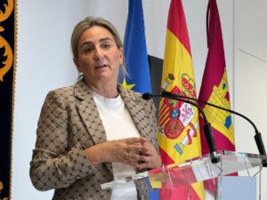 Milagros Tolón, nueva ministra de Educación, en una conferencia de prensa