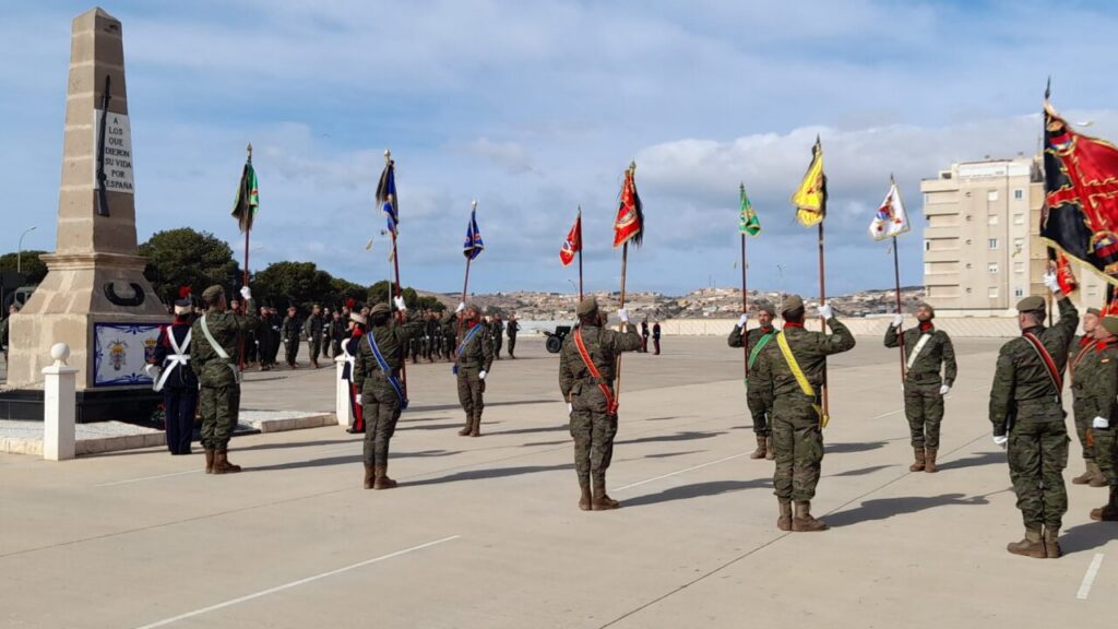 Parada militar en la Base Alfonso XIII de Melilla durante la festividad de Santa Bárbara.