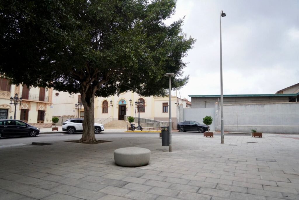 Obras de remodelación de aceras en el barrio del Real en Melilla