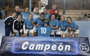 Jugadoras de la Peña Real Madrid celebrando su victoria en la Copa Federación